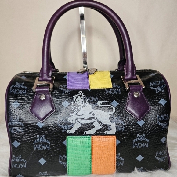 🔹️ MCM🔹️ Limited Edition  black Princess Lion Boston Bag ✨️🖤 - Picture 13 of 13